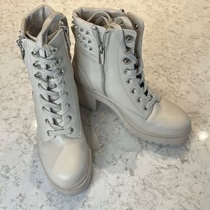 Steve Madden bone leather Cream studded boots